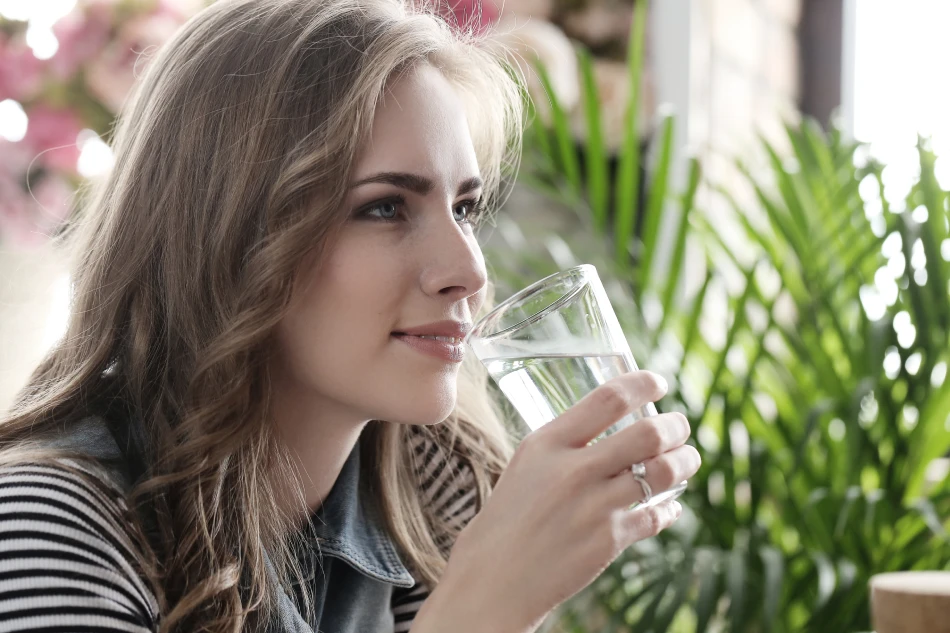 6 reasons why drinking water can help you to lose weight